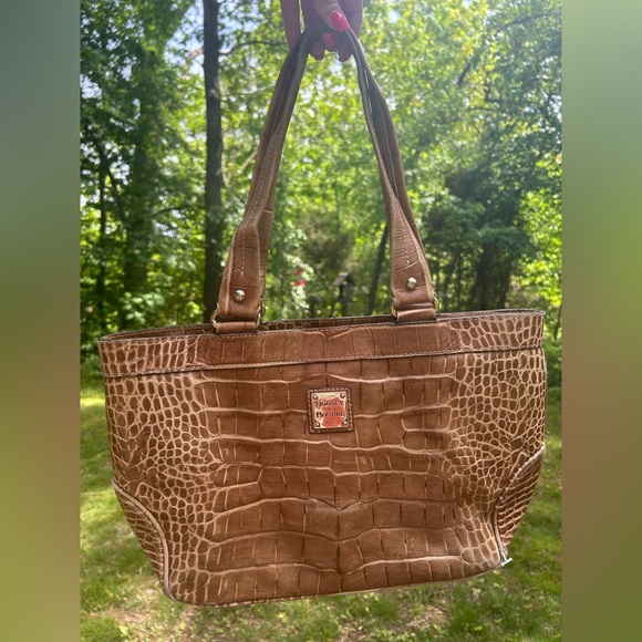 Dooney & Bourke Handbags - Dooney & Bourke Tan Crocodile Texture Tote Bag **Heavy Wear**